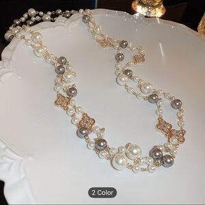 Clover Pearls Necklace